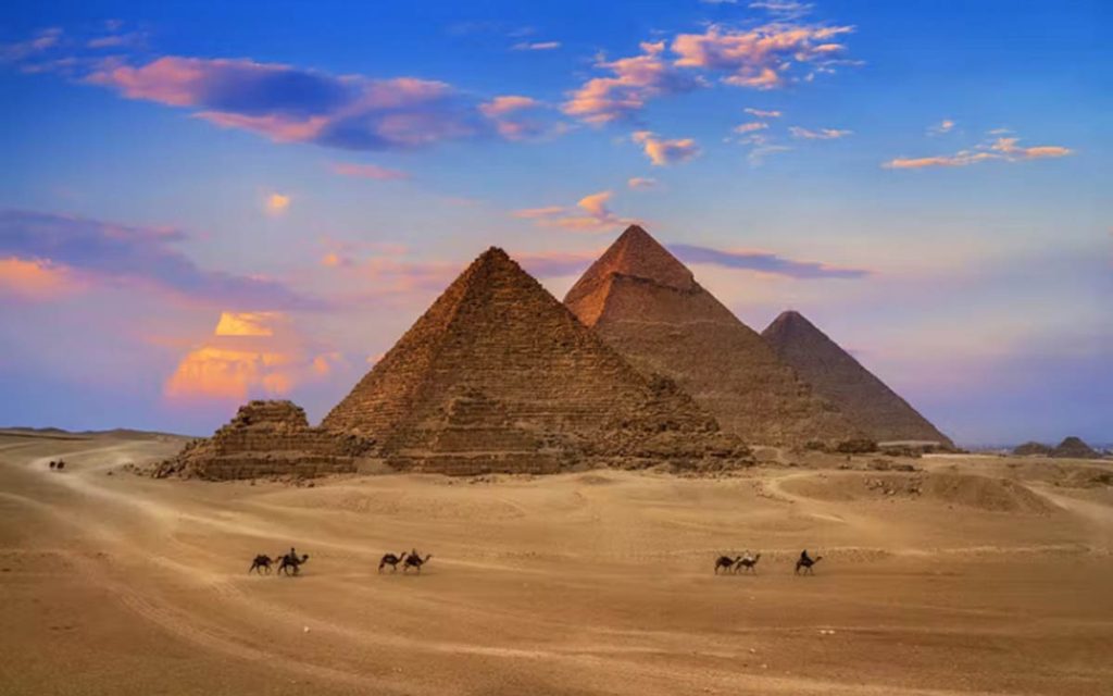 Exploring the Enigmatic Nile River Banks: Unmissable Attractions in Cairo